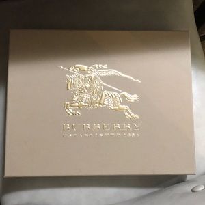 Burberry gift box